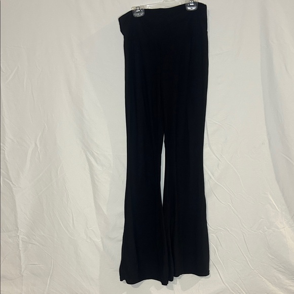 No Boundaries Black Flare Pants - Picture 1 of 5